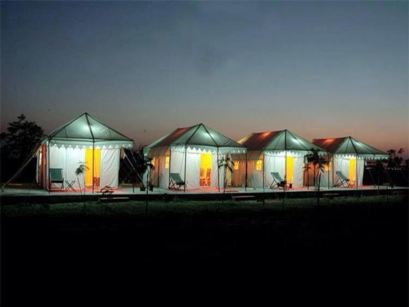 Hotel The Royal Safari Camps Bajāna Exterior foto